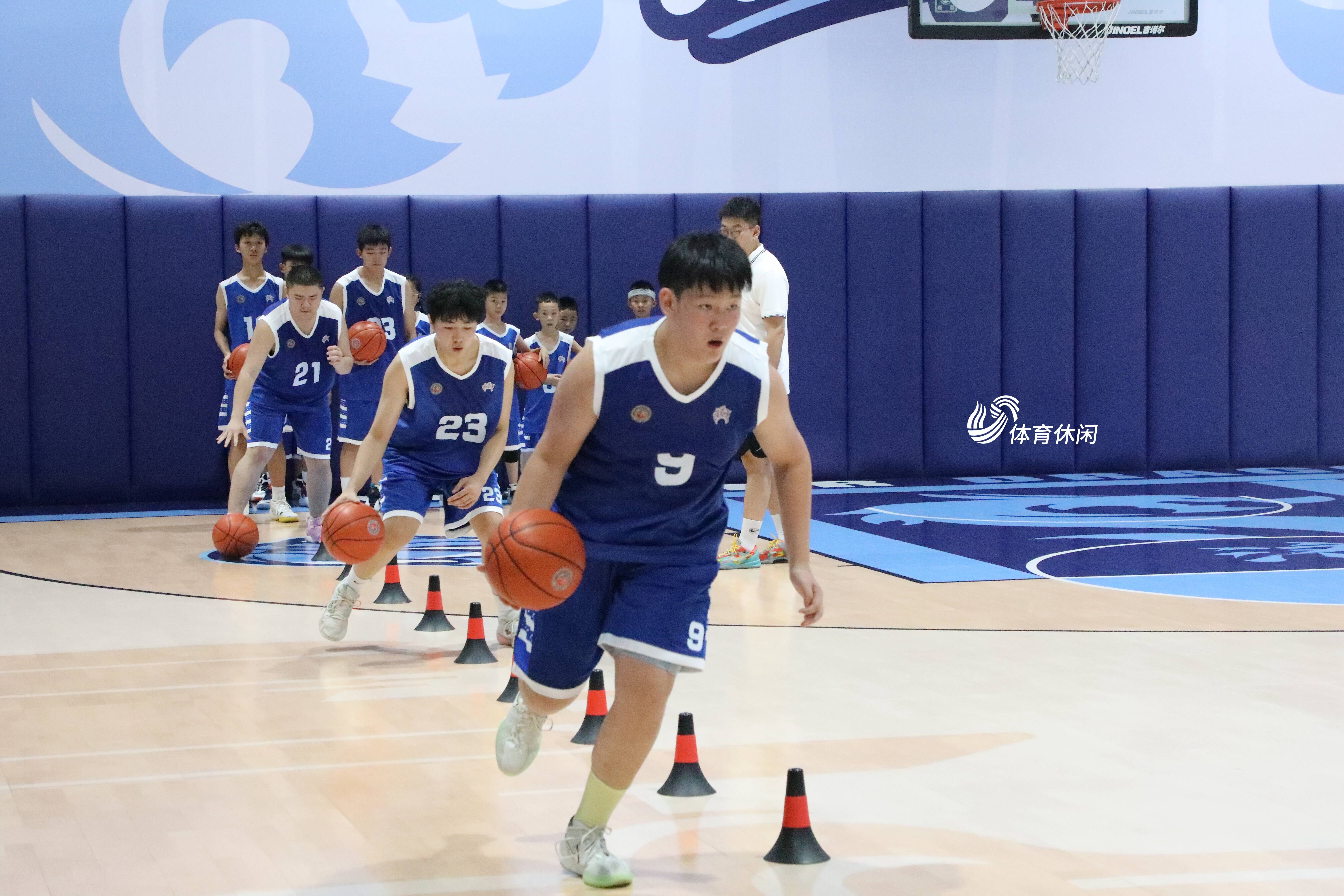 篮协开展篮球训练营为青少年培养人才