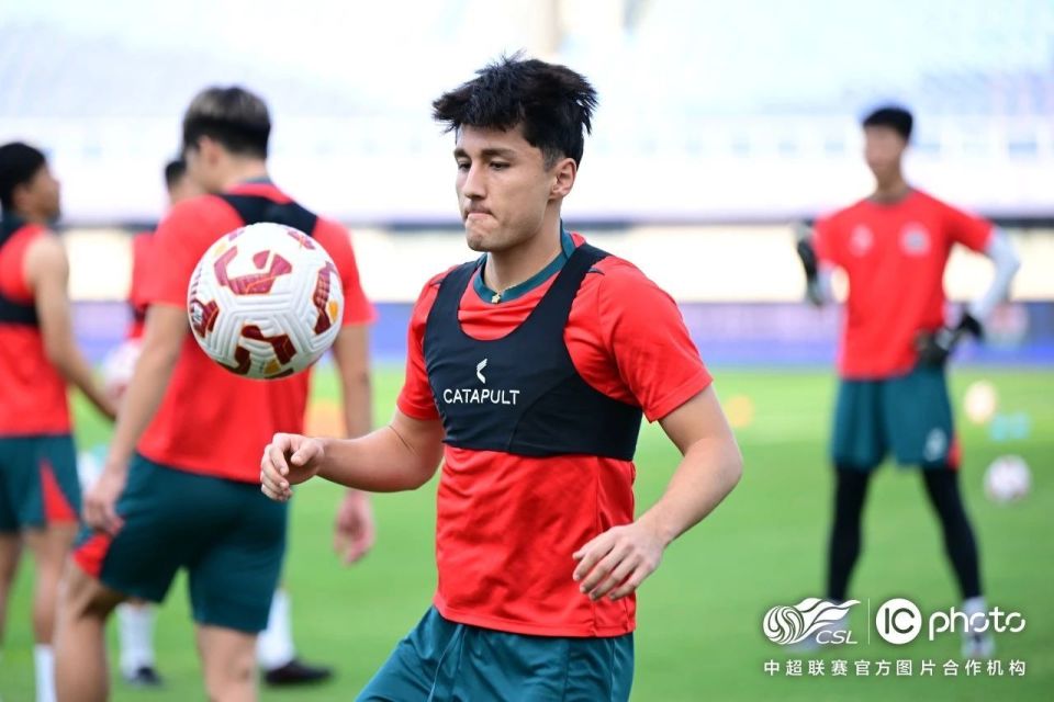 关于杰出人才助力球队队伍士气高涨的信息