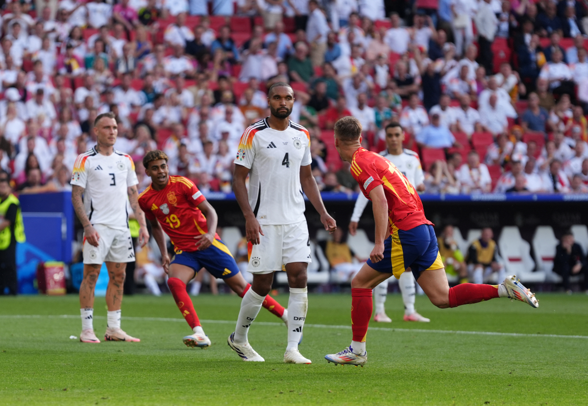 关于德国队在欧洲赛场上大获全胜，统率榜首展现强势的信息