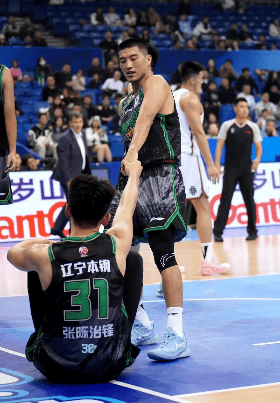 河北男篮备战状态饱满，冲刺成功