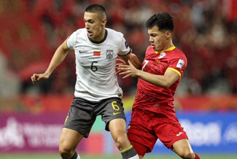 关于亚洲各队实力均现，争夺胜利激烈的信息