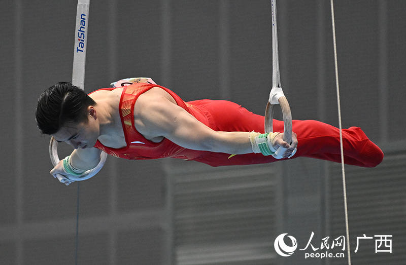 体操项目斩获金牌,展现实力