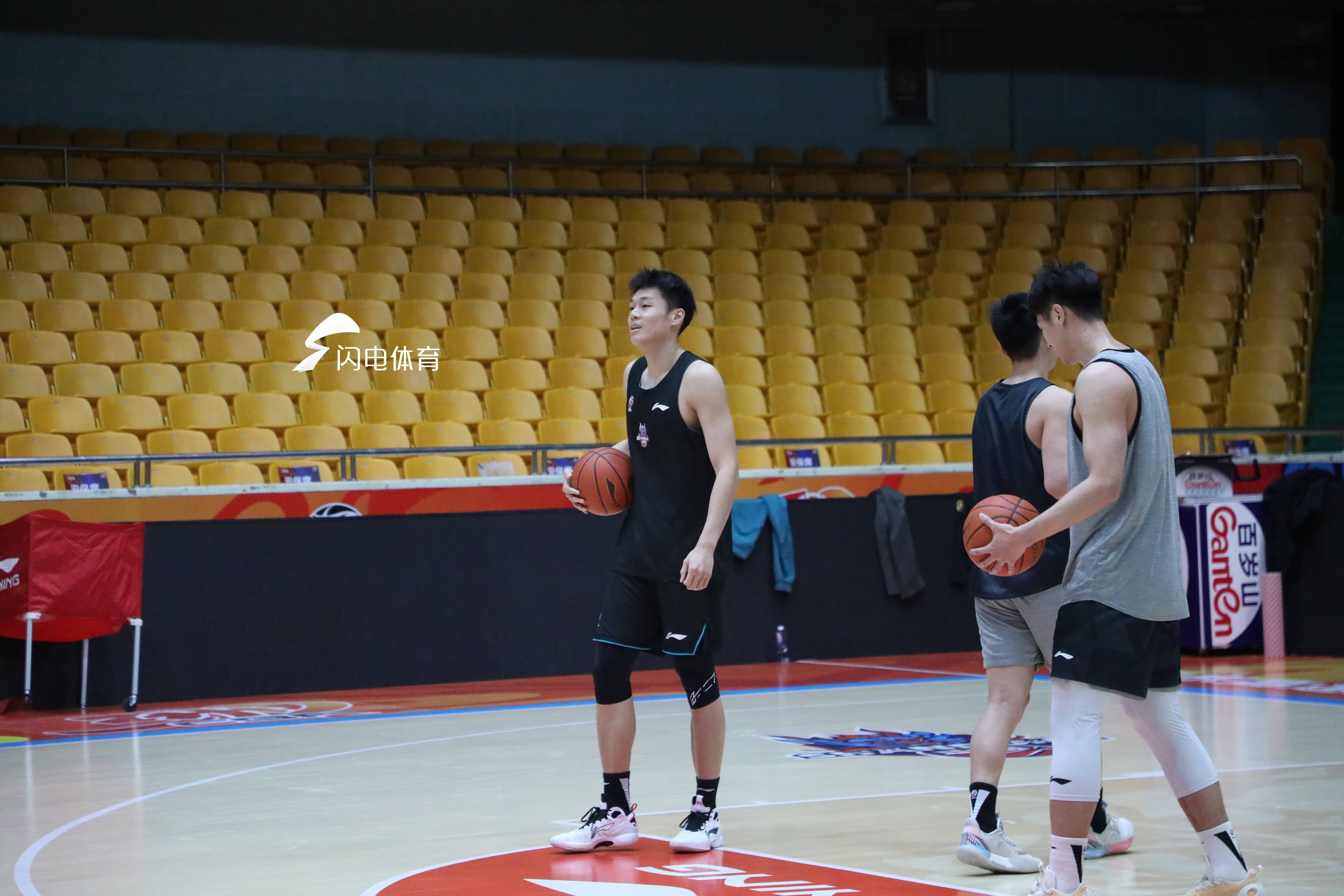 江苏男篮力克山东,外援成为关键