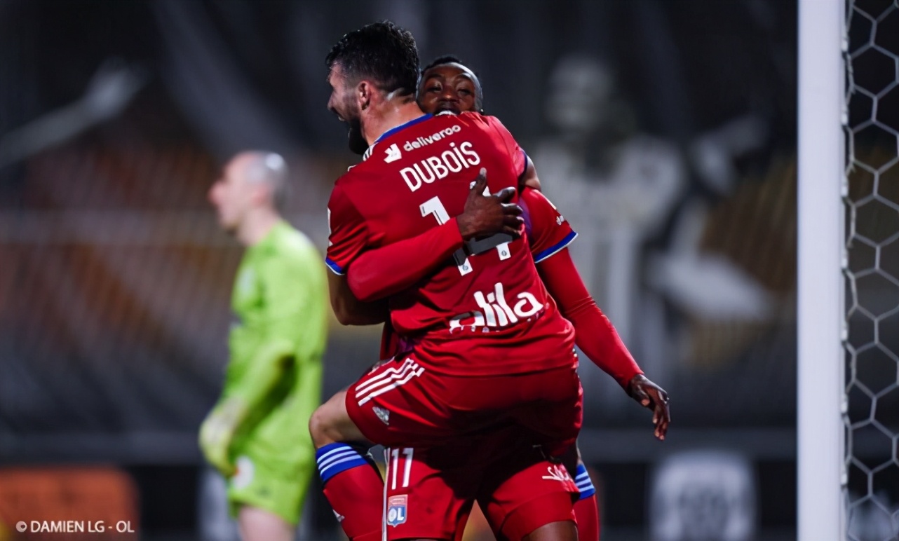 包含里昂欲夺取关键胜利，继续追赶领先者的词条