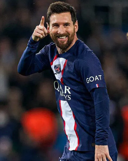 关于巴塞罗那新赛季定下冠军目标,梅西:我们必须全力以赴的信息