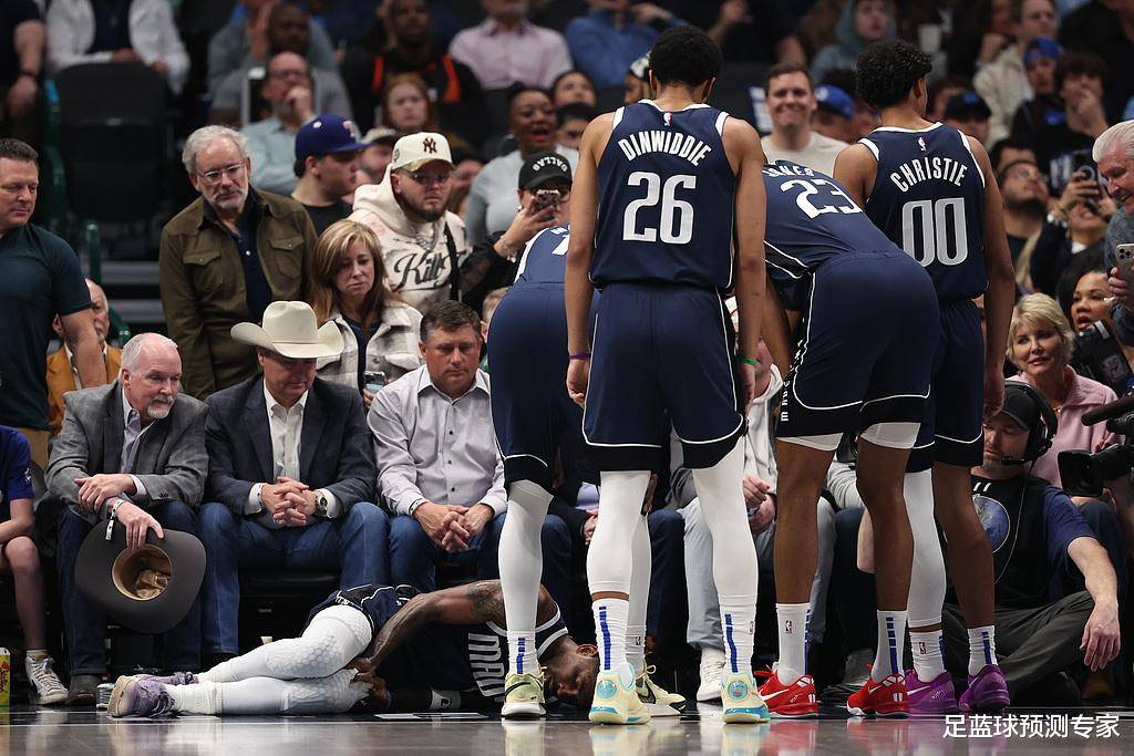 快船球员集体示爱，合作默契成为关键的简单介绍