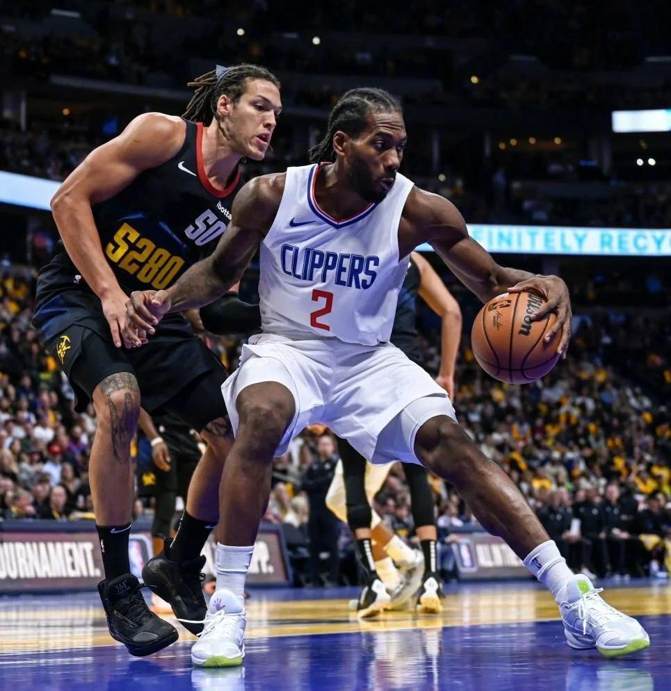 关于快船击败掘金，伦纳德和乔治的默契配合获胜的信息