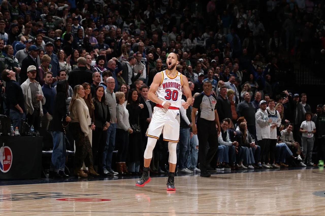 勇士战胜雷霆，保持良好势头