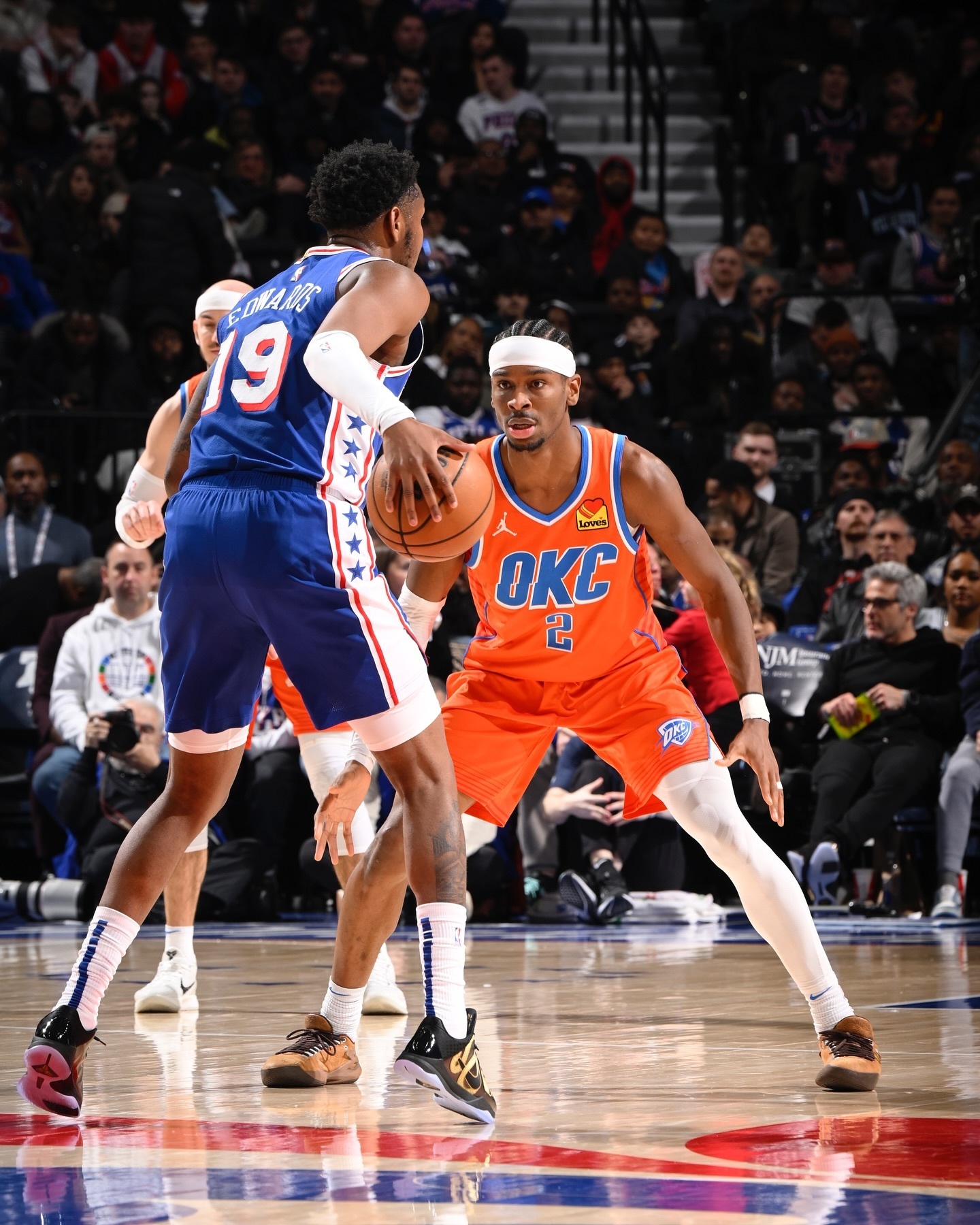 雷霆击败尼克斯,客场取胜