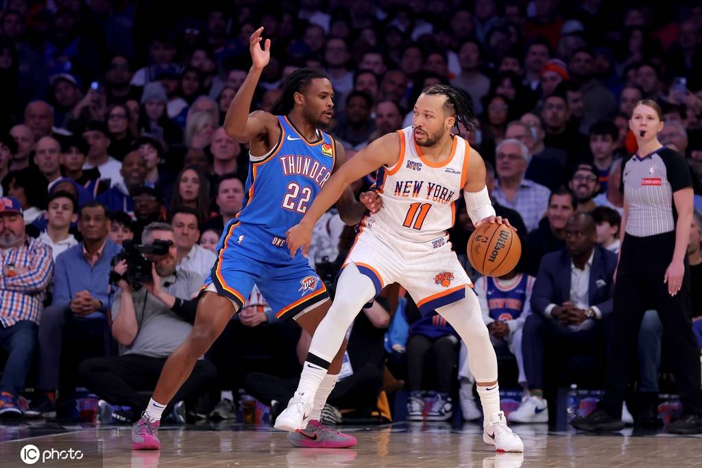 雷霆击败尼克斯,客场取胜 雷霆击败尼克斯,客场取胜