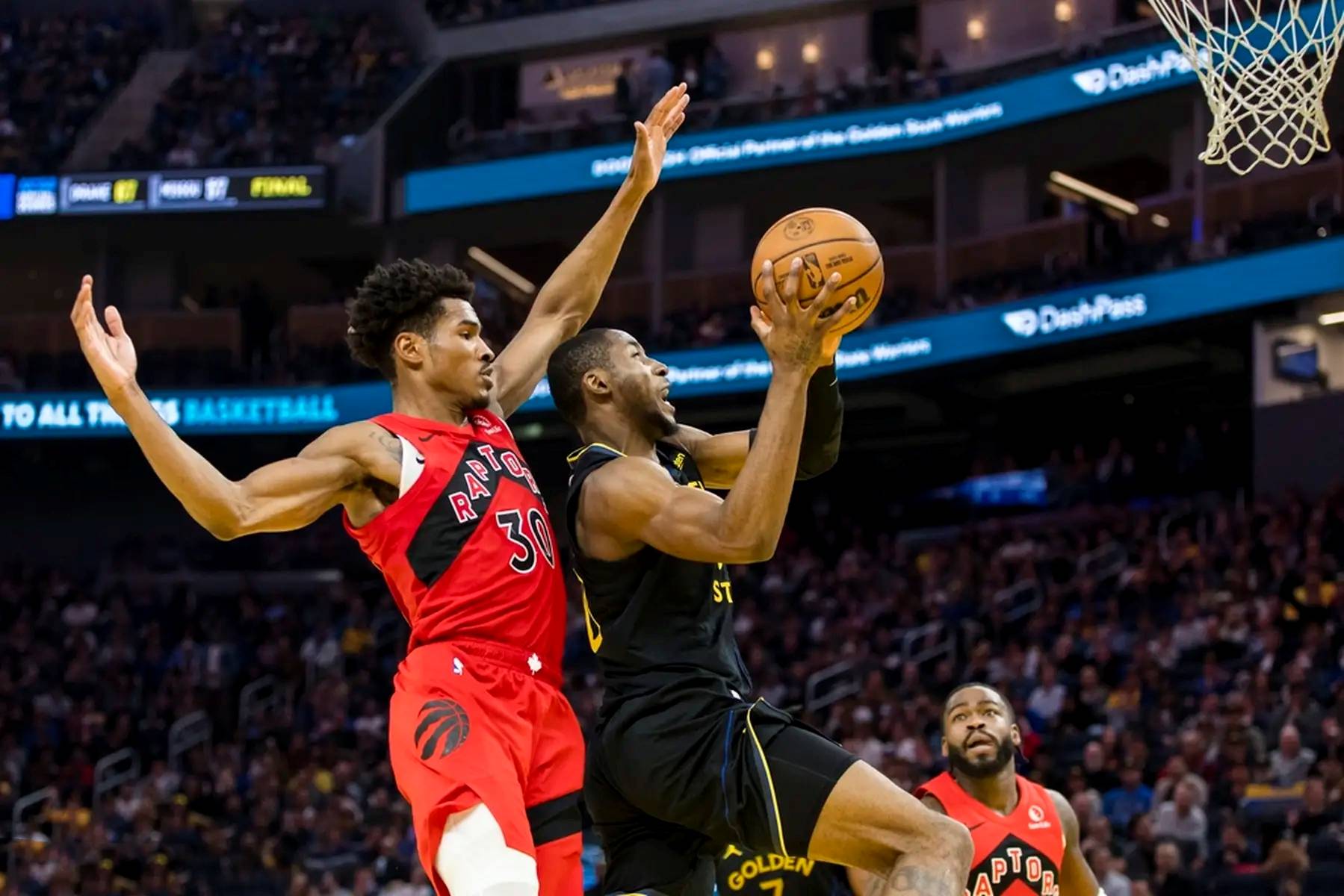 包含巴特勒展现领袖风范，带队战胜对手的词条