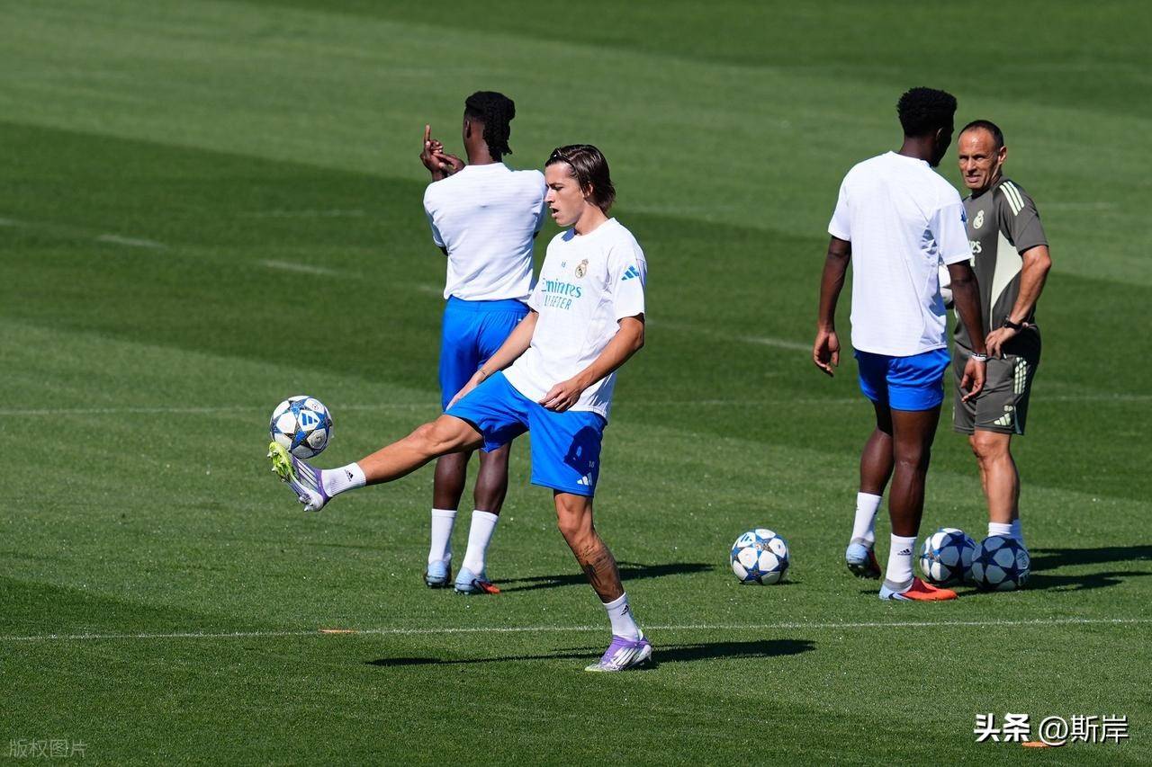 包含坚如磐石!曼联创始力量克服欧冠皇家马德里的词条