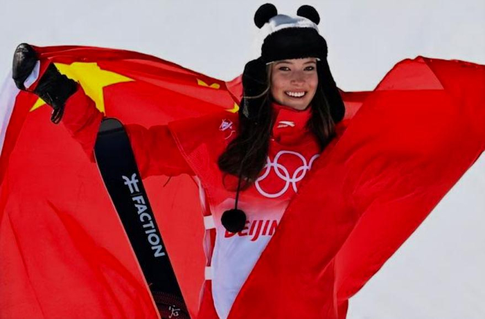 女子福布斯杯足球赛拉开序幕